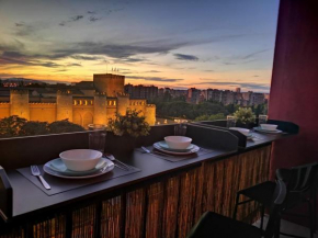 La balconada de la Aljafería con parking privado